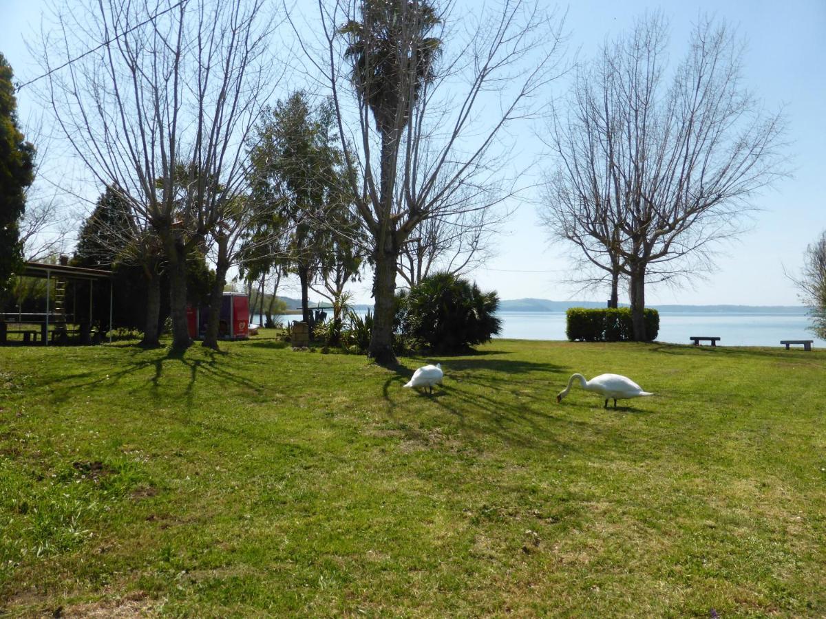 Camping Smeraldo Trevignano Romano Luaran gambar